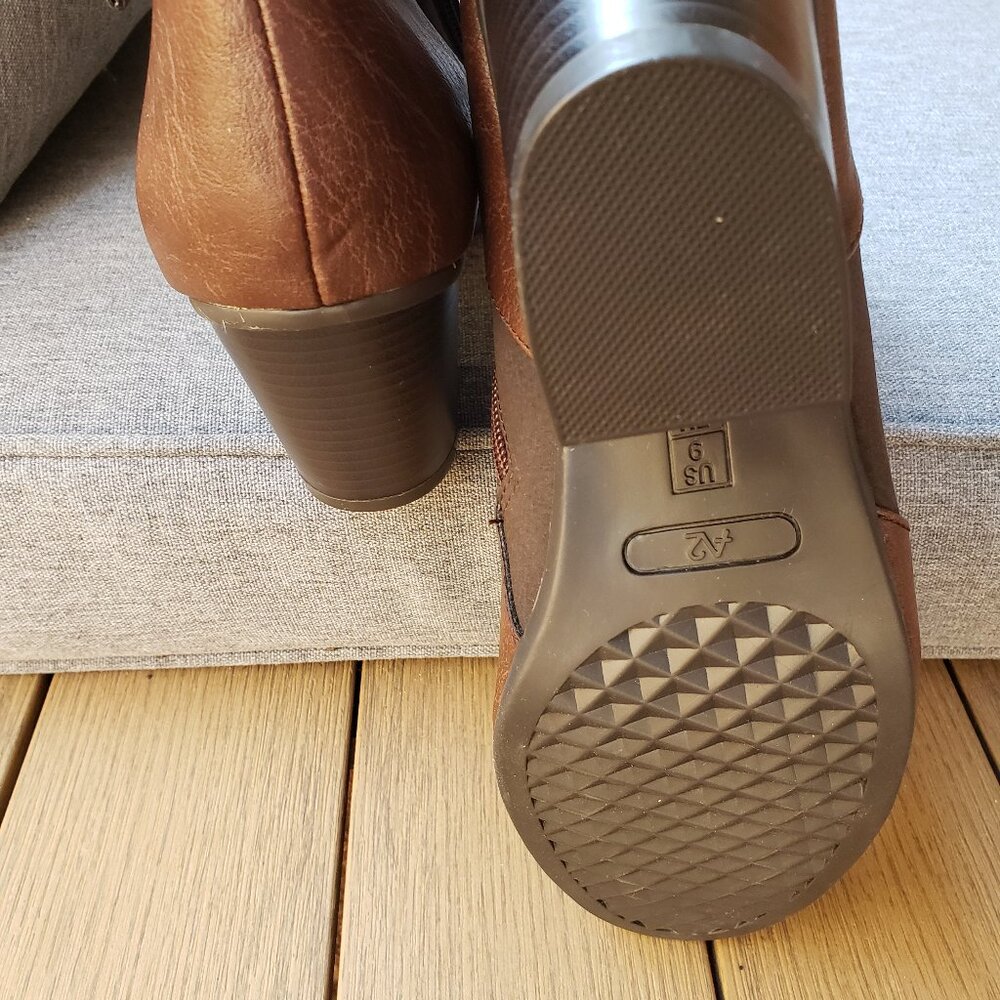 BNWoT AEROSOLES INVITATION rustic earthy brown (9) heel boots - Picture 4 of 8